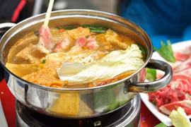 Dấu hiệu nhận biết nồi nước lẩu có hóa chất