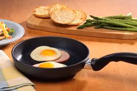 Không dùng chảo kiểu này là bạn đang tự rước bệnh vào mình 