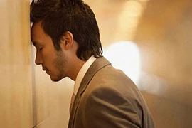 Sốc cò nhà đất: Diện đồ hiệu, đi xe sang... lương 1,5 triệu/tháng