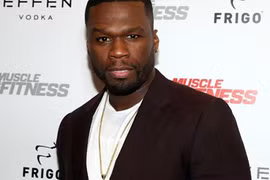 Nói một từ nhạy cảm, ngôi sao ca nhạc bị tóm ngay