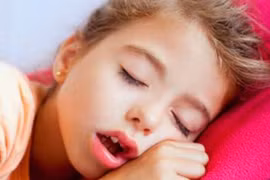 Những sai lầm nghiêm trọng khiến trẻ viêm mũi, viêm họng quanh năm