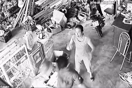 Thực hư vụ con nợ 300 nghìn, côn đồ đến nhà hành hung bố mẹ