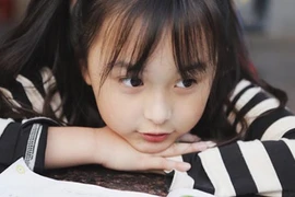 “Tiểu mỹ nhân” Trung Quốc đốn tim hàng triệu cư dân mạng