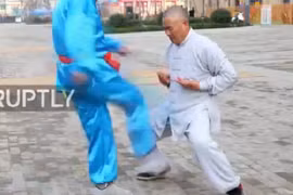 Xem môn phái Đũng quần sắt thúc gỗ vùng kín luyện kungfu