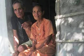 “Dị nhân” giữa rừng và chuyện ngôi miếu thiêng trong rừng Rú Chá