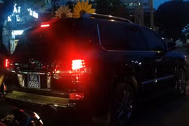 Phó Chủ tịch tỉnh Hậu Giang trả lại biển số công xe Lexus