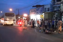 Người thân chết lặng ở hiện trường người phụ nữ gặp nạn