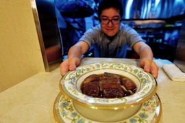 Sốc với bát mì bò giá 7 triệu đồng với 6 vị thịt bò cao cấp