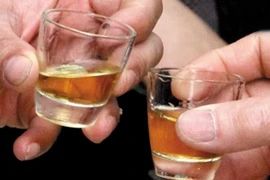 Chém bạn vì chia rượu không đều