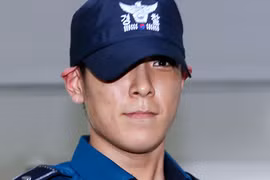 Sao Việt nói gì về scandal của T.O.P (Big Bang)?