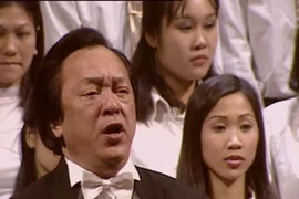 Chân dung ca sĩ đầu tiên hát “Đất nước trọn niềm vui”