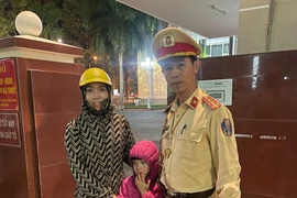 CSGT tìm được mẹ cho bé đi lạc trong đêm khai mạc Lễ hội Cà phê