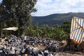 Lâm Đồng: Nhức nhối nạn khai thác đá chẻ tại xã Đan Phượng