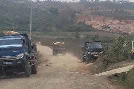 Lâm Đồng: “Bát nháo” nạn khai thác đất lậu tại huyện Đơn Dương