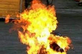 Đắk Lắk: Chồng đổ xăng đốt vợ cũ khiến cả 2 bỏng nặng