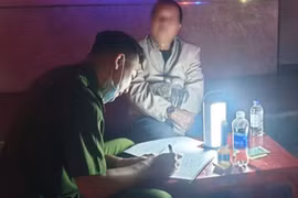 Lâm Đồng: Vi phạm nồng độ cồn, tông thẳng xe vào Trung tá CSGT