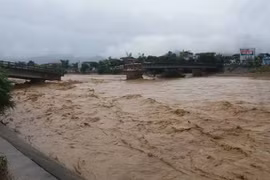 Cầu Thia có đảm bảo an toàn trước khi bị lũ quật gãy?