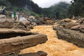 Tìm thấy thi thể cháu bé bị lũ cuốn ở Mù Cang Chải