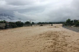 98 người thương vong, gần 18.000 nhà ngập sập do mưa lũ