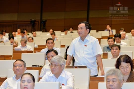 Có tình trạng xử lý người tố cáo vì… “vạch áo cho người xem lưng”