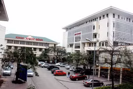 Quảng Ninh: Uống nhầm rượu ngâm thuốc bóp chân, 7 người ngộ độc