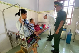 2 chị em bị ngộ độc sau khi ăn nấm lạ