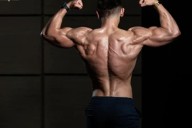 Teo tinh hoàn vì tập gym tiêm tăng cơ bắp 