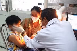 Dịch đau mắt đỏ biến chứng nặng lây lan nhanh: chuyên gia mách cách phòng tránh