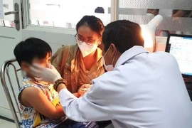 Dịch đau mắt đỏ biến chứng nặng lây lan nhanh: chuyên gia mách cách phòng tránh