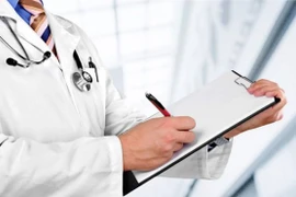 Cấm sử dụng hình ảnh bác sĩ để quảng cáo bán hàng đa cấp