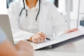 Nhiều bác sĩ bị tước chứng chỉ hành nghề tại TP HCM: Cần xử phạt nghiêm 