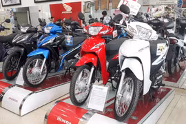 Giá xe máy đồng loạt giảm mạnh, cao nhất tới 17 triệu đồng