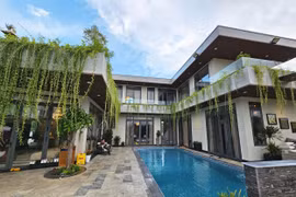 Cận cảnh biệt thự “đi mỏi chân” của Quách Thành Danh