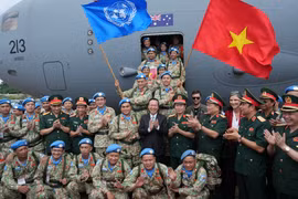 Chủ tịch nước tiễn 63 chiến sĩ mũ nồi xanh thực hiện nhiệm vụ gìn giữ hòa bình