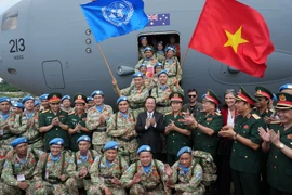 Chủ tịch nước tiễn 63 chiến sĩ mũ nồi xanh thực hiện nhiệm vụ gìn giữ hòa bình