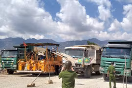 Được vận động, một hộ dân không còn cản trở thi công cao tốc Cam Lâm - Vĩnh Hảo