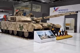 Vũ khí Trung Quốc đổ bộ triển lãm quân sự IDEX 2017