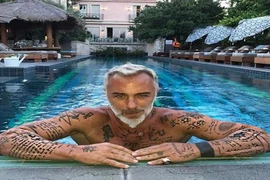 Cuộc sống trong mơ của soái ca tỷ phú ở tuổi 50