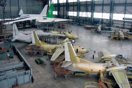 Cám cảnh nạn buôn lậu phụ tùng máy bay quân sự Ukraine