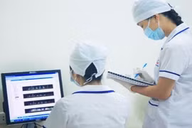 Con trai biến thành con gái sau khi xét nghiệm ADN