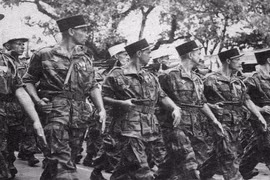 Những góc ảnh chưa từng thấy về lính Pháp tại Điện Biên Phủ