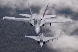 Thụy Điển, Phần Lan tập trận không quân cực lớn nắn gân Nga