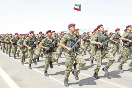 Ảnh Quân đội Kuwait tập trận rầm rộ, thao trường rực lửa