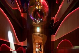 Quầy bar đẹp nhất Porto được trang hoàng thế nào?