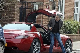 Cận cảnh dàn xe đắt giá của danh hài Mr Bean