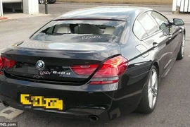 BMW 6 Series mới cóng vỡ tan kính vì... rửa xe
