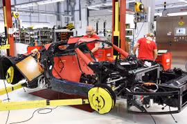 Ảnh hiếm bên trong nhà máy chế tạo siêu xe LaFerrari