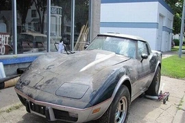 Vớ bẫm bộ sưu tập xế cổ khổng lồ ở nhà hoang