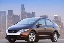Xe hơi kỳ lạ biến khí thải thành...nước uống của Honda