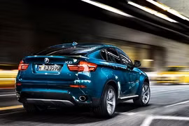 Quảng cáo siêu độc "biến" BMW X5 thành quái thú